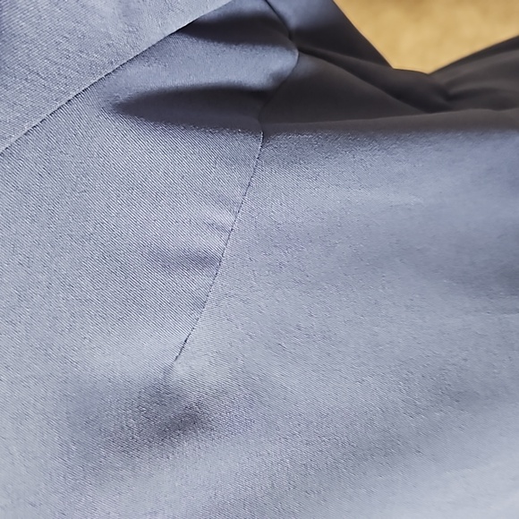 V-Neck Blouse with Puff Sleeves & Asymmetrical Hemline Size XL - Picture 10 of 17